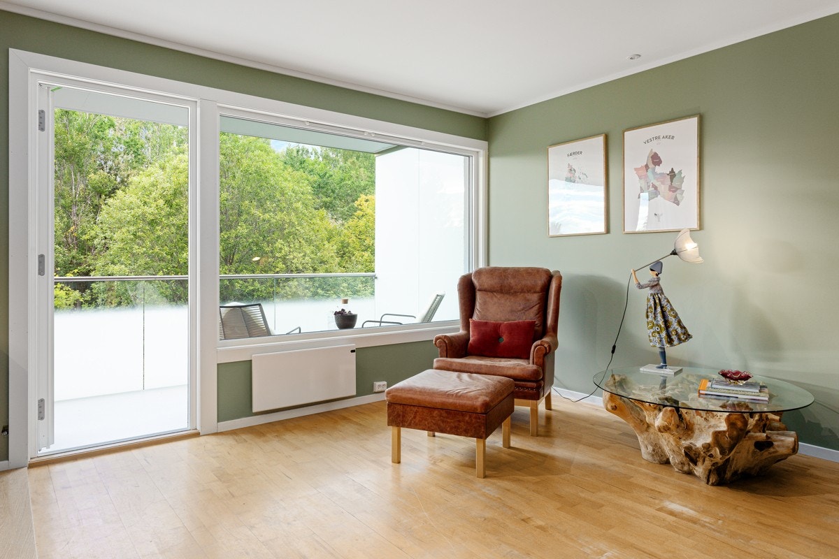 Vinduer og balkongdør ble skiftet ut i regi av borettslaget i 2019. Galleribilde