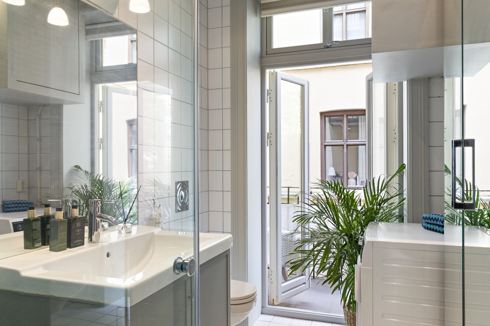 Godt med oppbevaringsløsninger på badet Galleribilde