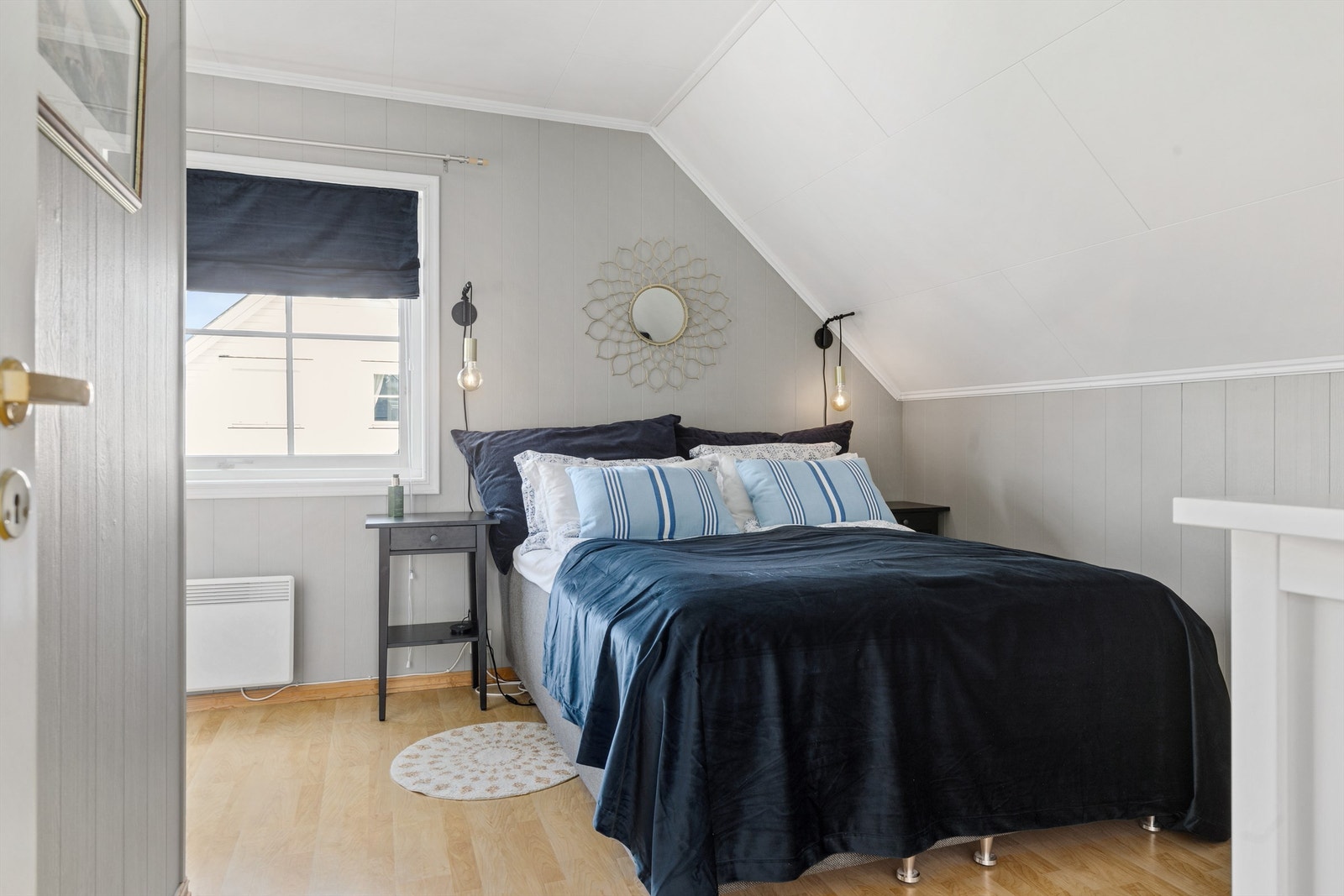 Boligen har tilsammen 4 soverom med god størrelse Galleribilde