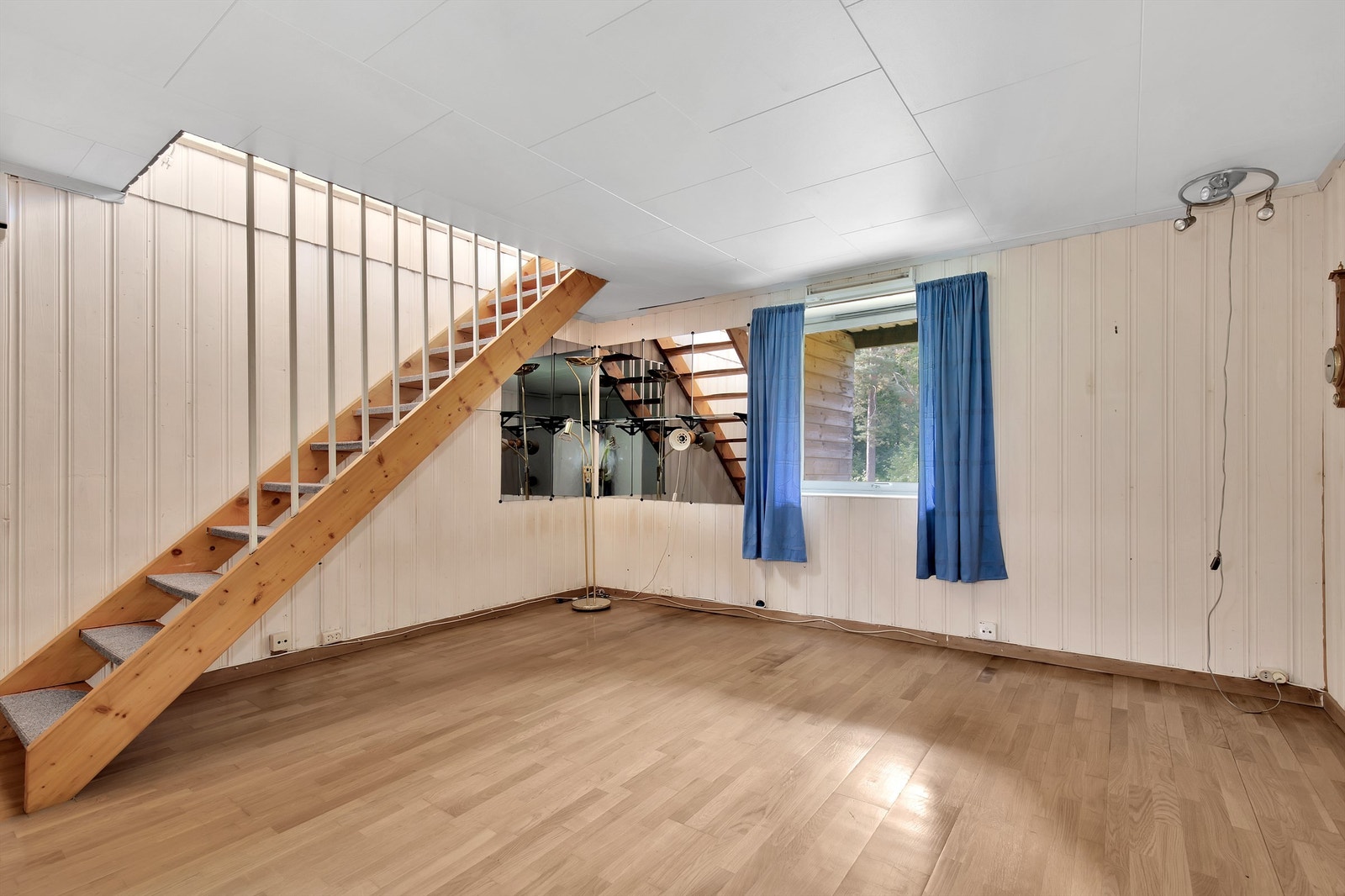 Kjellerstue til 1.etg Galleribilde