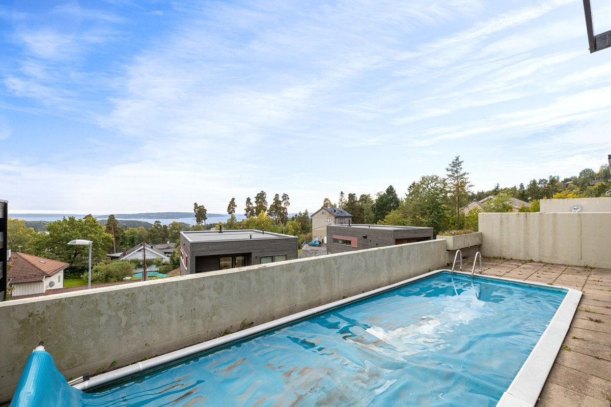 Svømmebasseng på 8 x 2,5 meter. Galleribilde