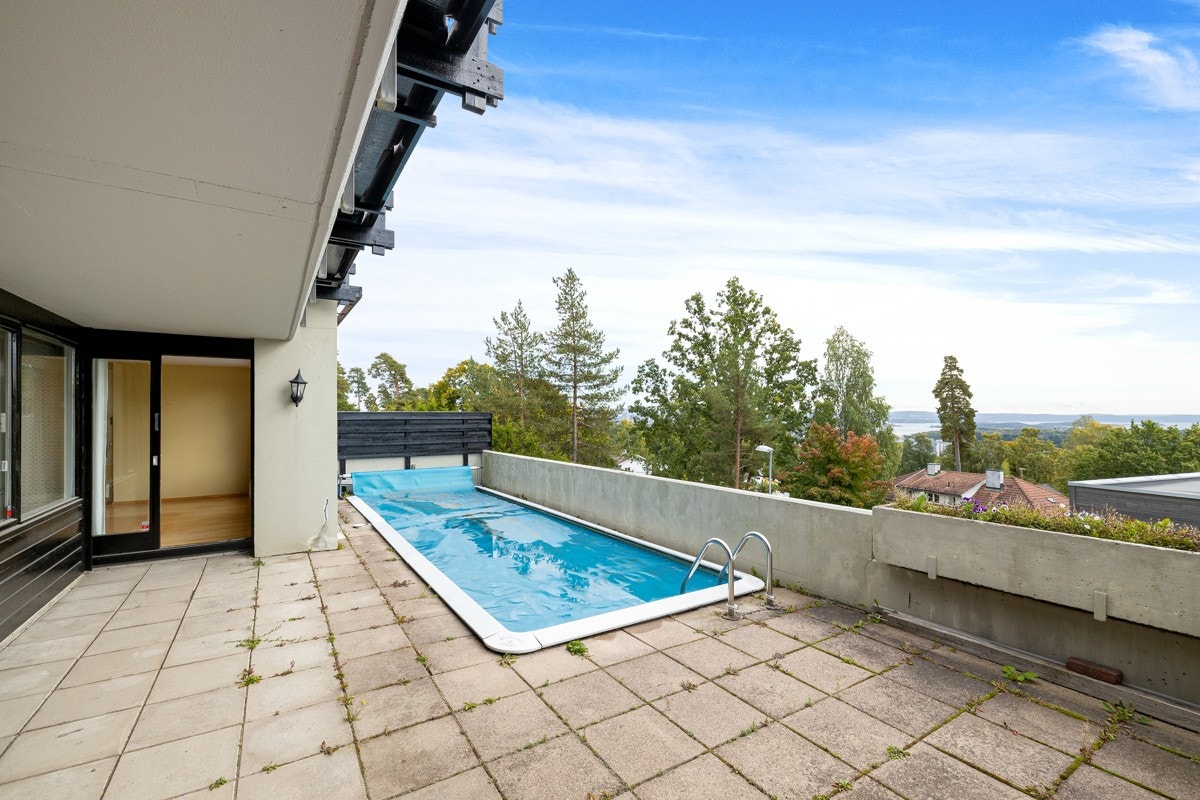 Svømmebasseng på 8 x 2,5 meter. Galleribilde