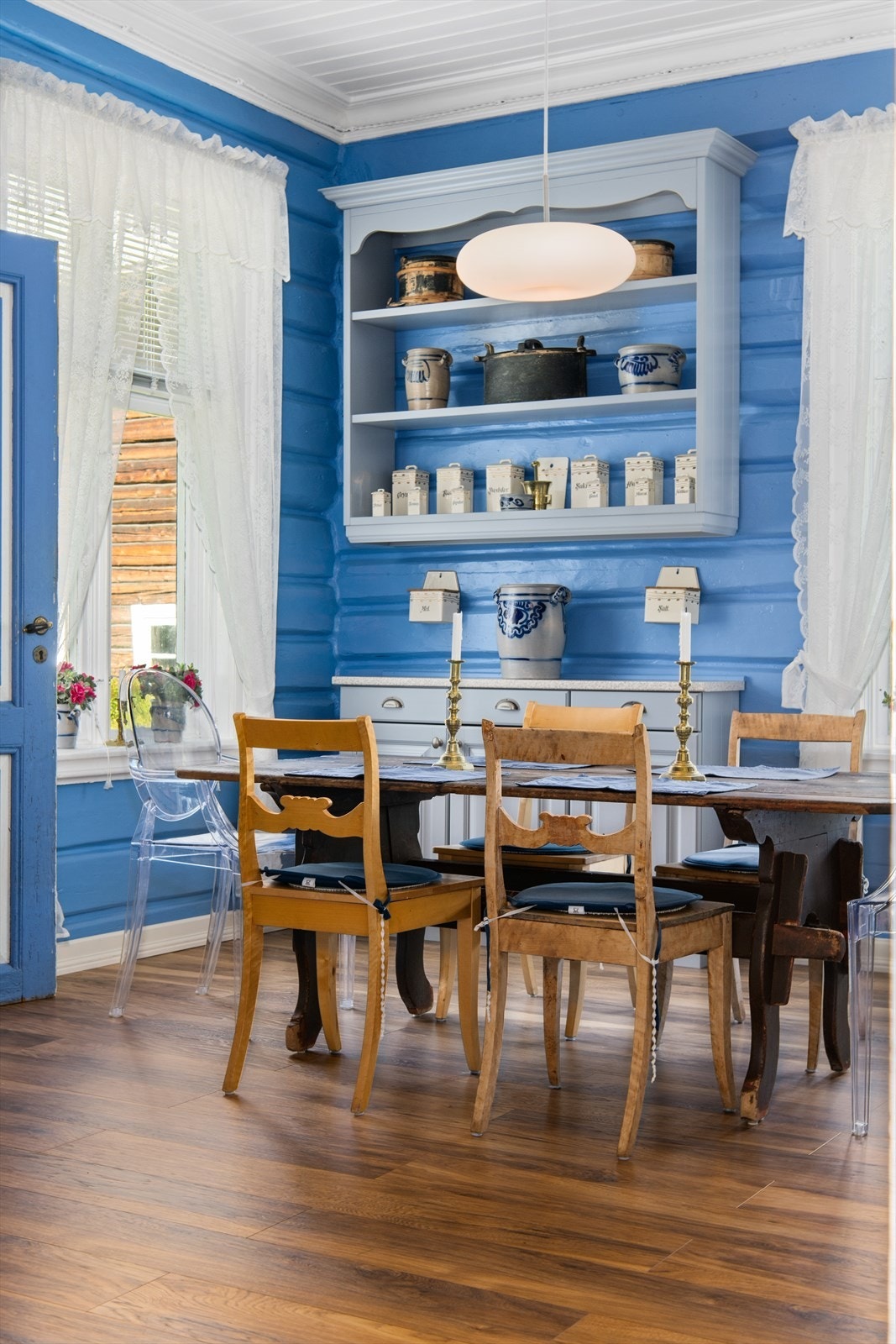 Koselig spiseplass på kjøkkenet Galleribilde