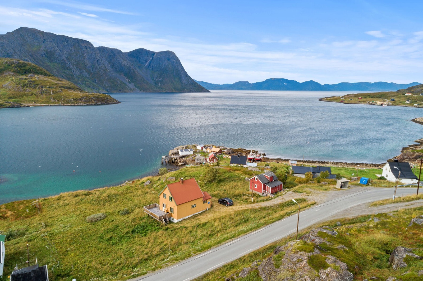 Seilandsveien 283 med fantastisk beliggenhet ved sjøen Galleribilde
