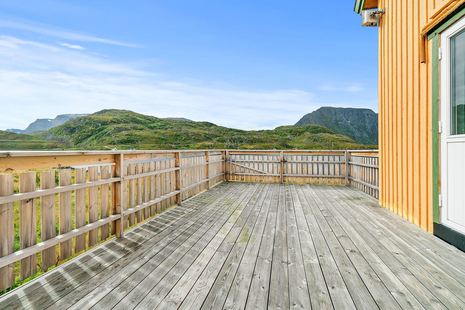 Veranda med utsyn Galleribilde