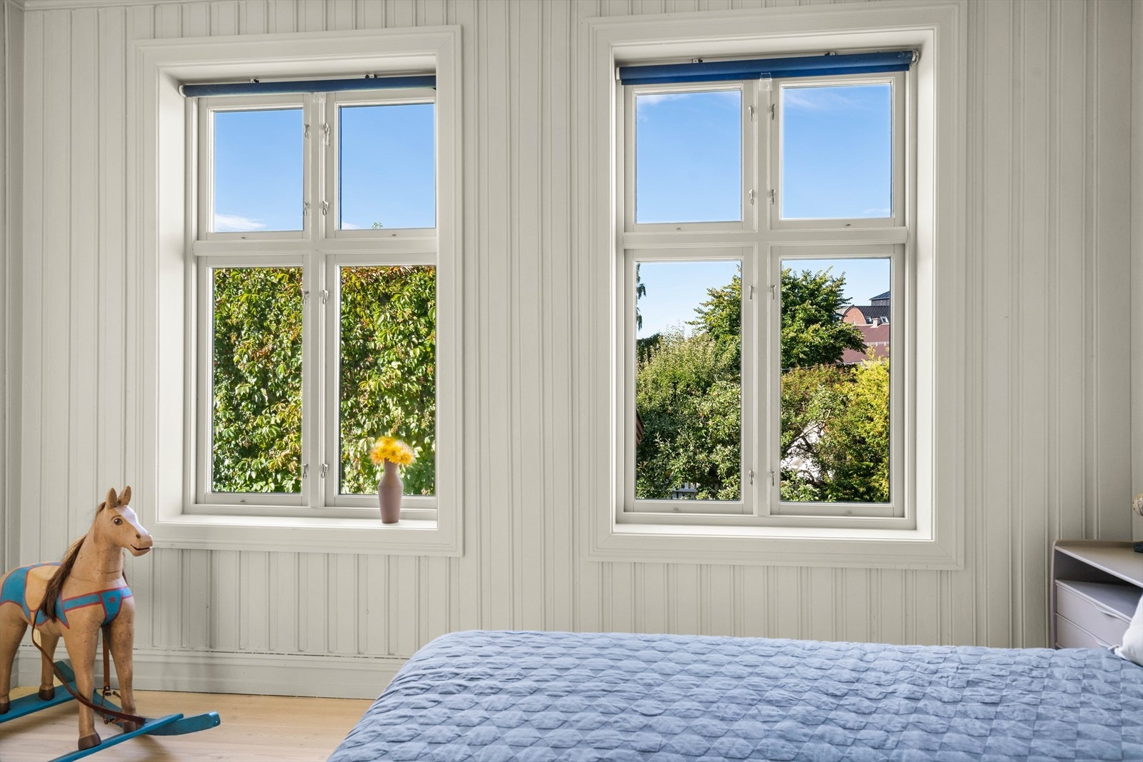 Store vinduer gir godt med lys Galleribilde
