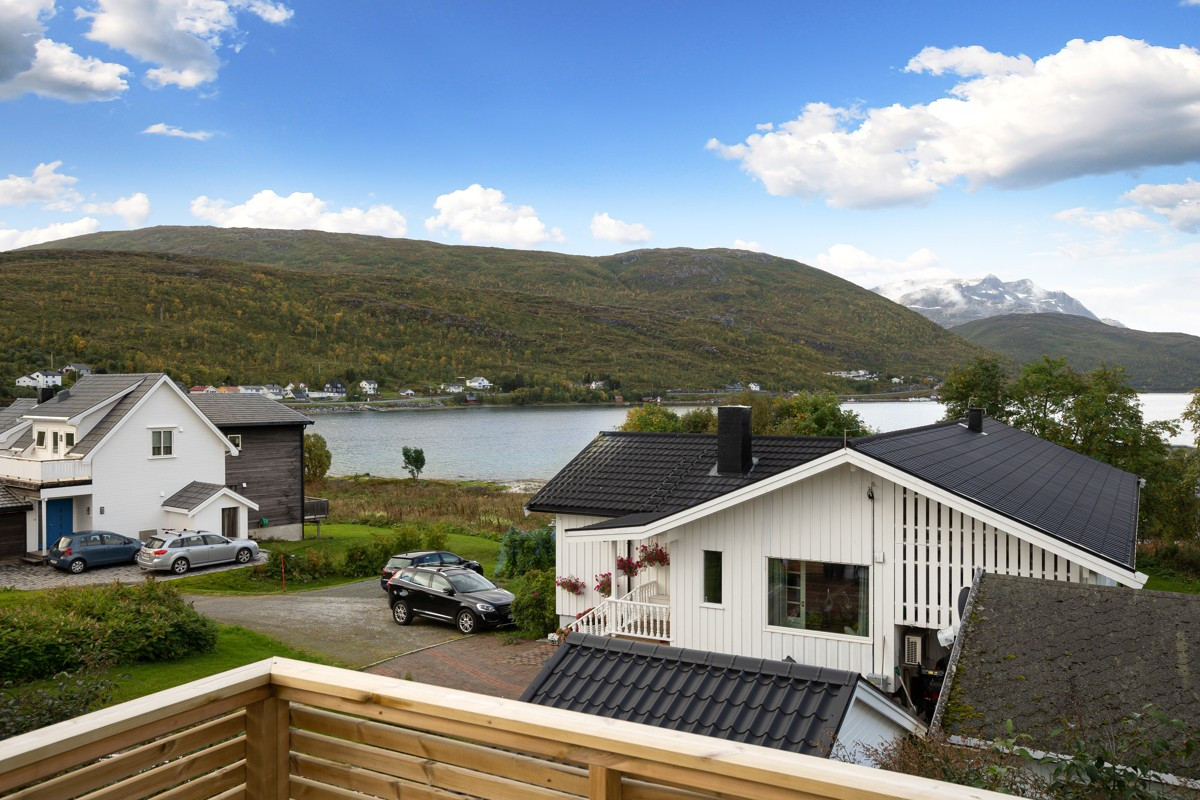 Fantastisk utsikt mot Kaldfjorden
