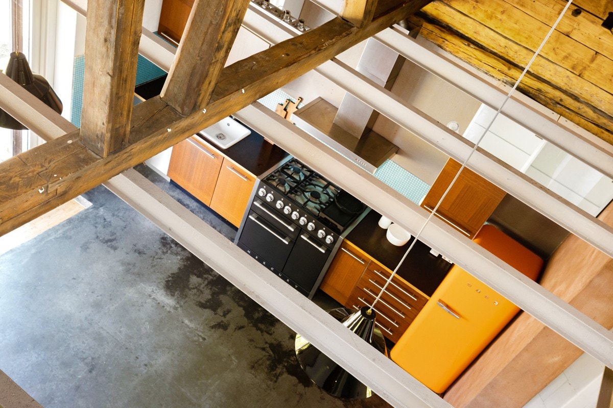 Kjøkkenet sett fra hemsen. Galleribilde