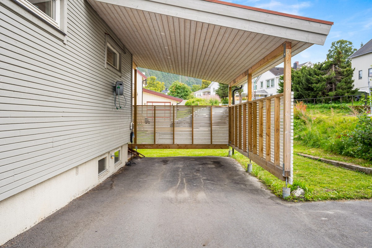 Carport med mulighet for parkering