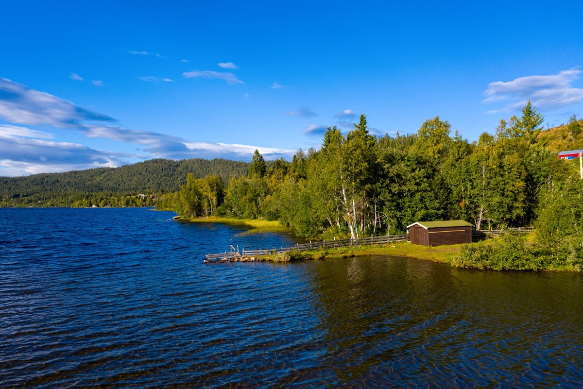 Ramstadsjøen ligger 478 meter over havet, og er den største i tidligere Soknedal kommune