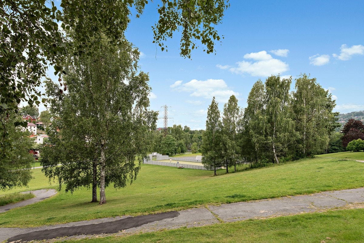 Fanatastiske Mærradalen rett utenfor borettslagets grenser. Alt fra rolige turer til treningsturer med egen Tuftepark i nordenden. Galleribilde