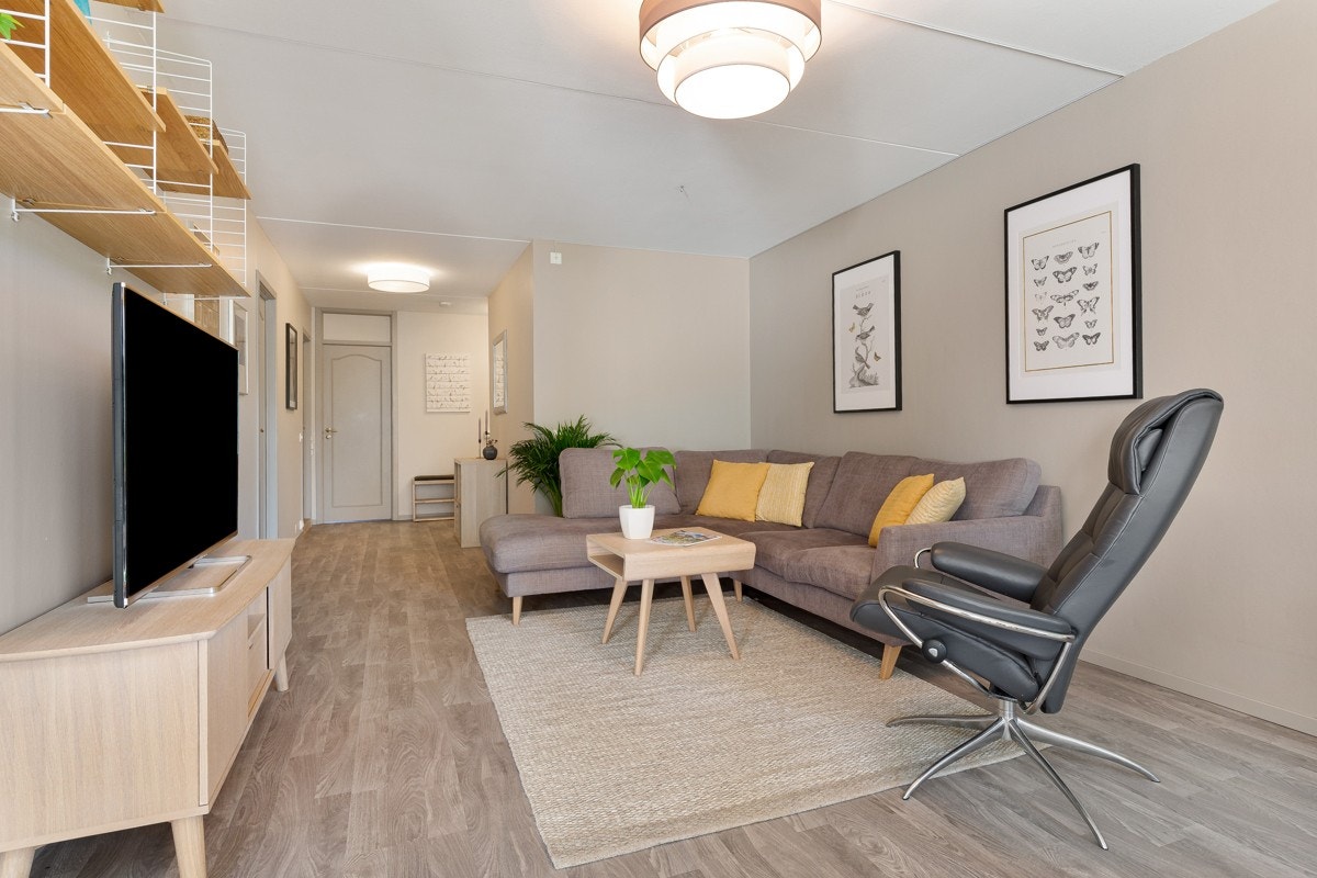 Leiligheten er betydelig oppusset siden 2017. El.-anlegget er også oppgradert, men våtrommene gjenstår. Galleribilde