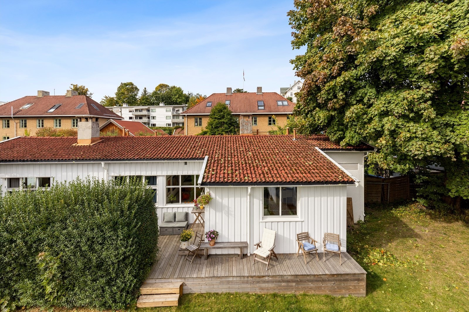 Det er et meget frodig utsyn fra alle rommene i huset Galleribilde