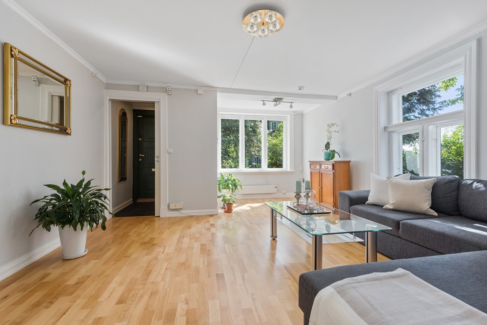 Stue med frodig utsyn Galleribilde