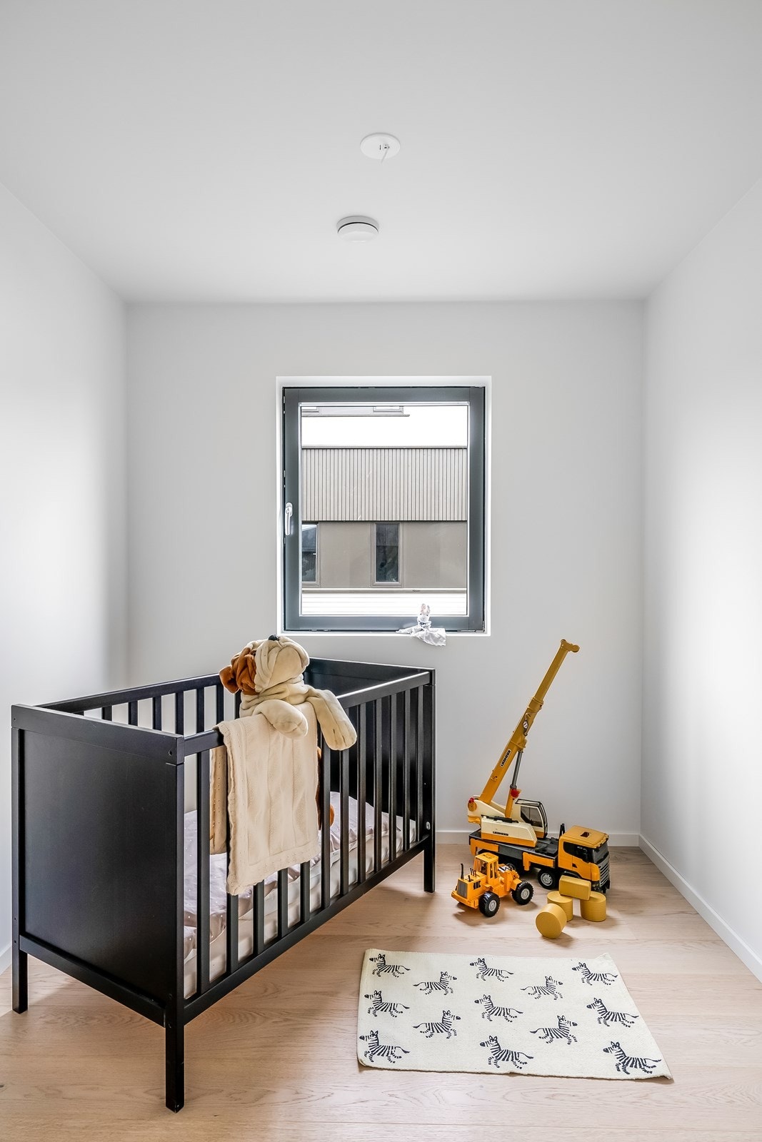 Barnerom eventuelt garderoberom, ved siden av hovedsoverommet. Galleribilde