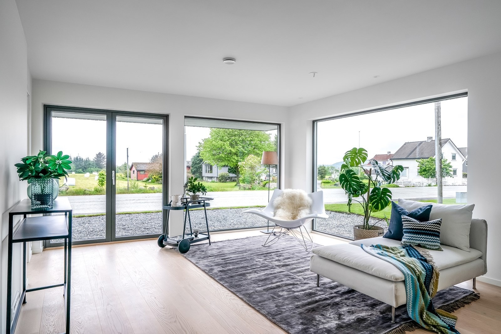 Stue 1.etasje med utgang. Galleribilde