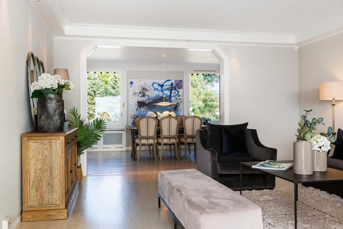 Her er det hyggelig samt god plass til å arrangere sosiale sammenkomster med familie og gode venner. Galleribilde