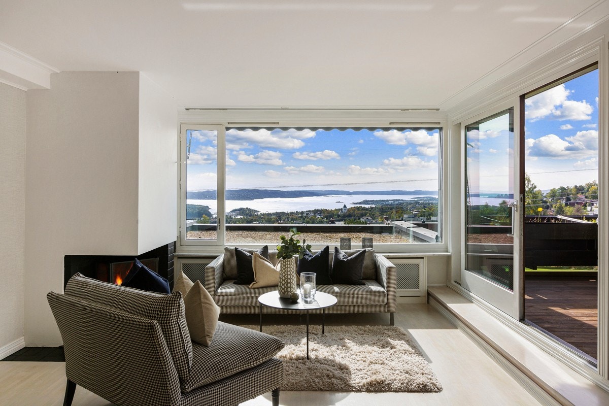 Store deler av leiligheten er nyoppusset i 2020 med fremstår svært innbydende. Galleribilde