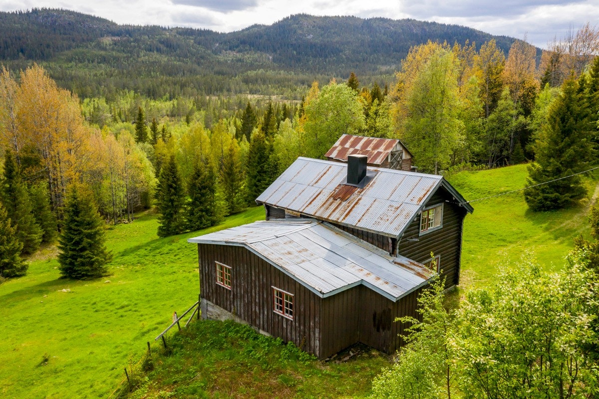 Eiendommen ligger usjenert og fredelig til Galleribilde
