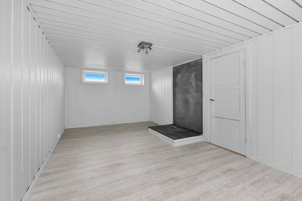 Boligen har et vell av oppbevaringsmuligheter i kjelleren. Galleribilde