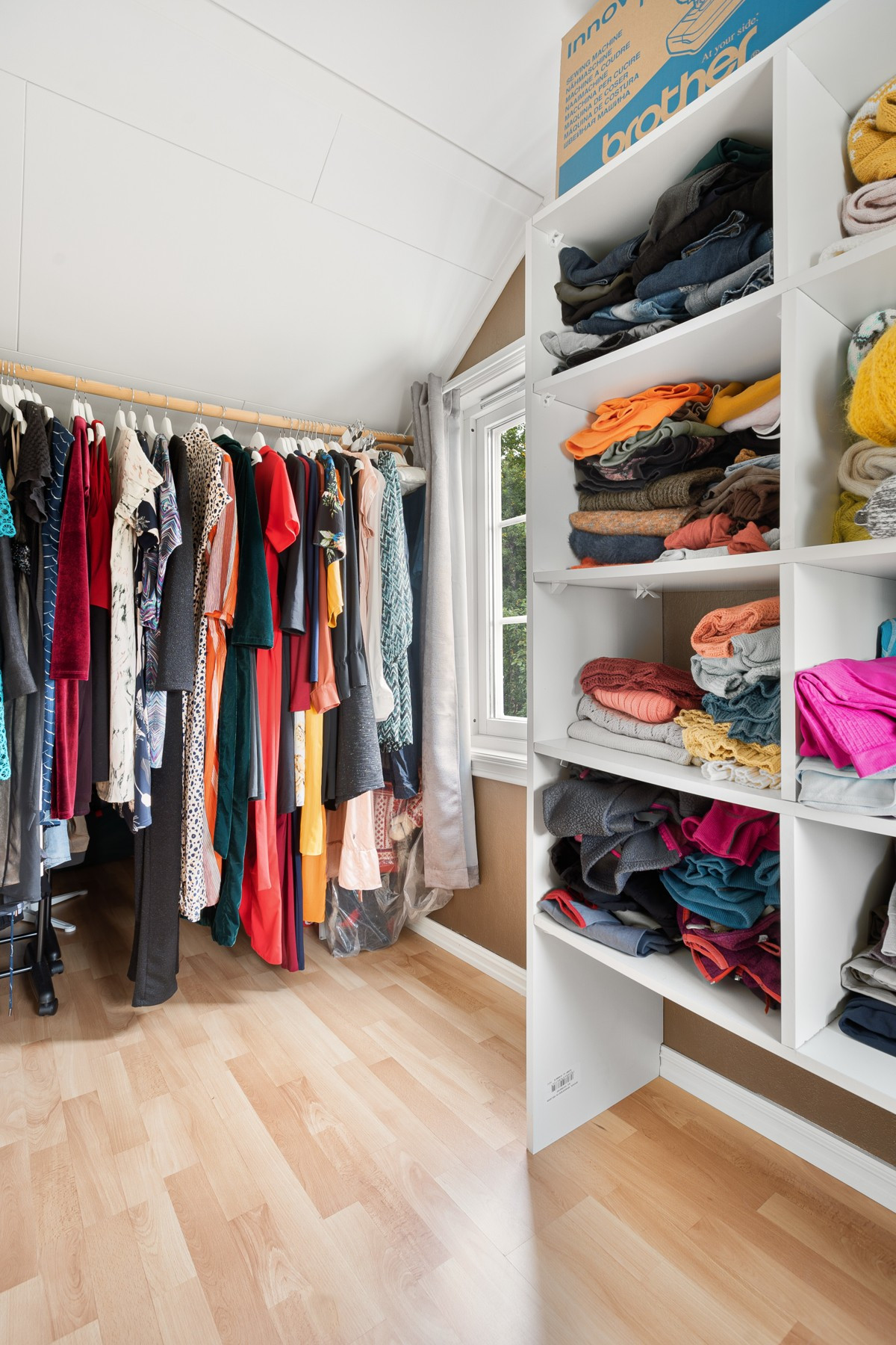 Walk-in-closet/soverom