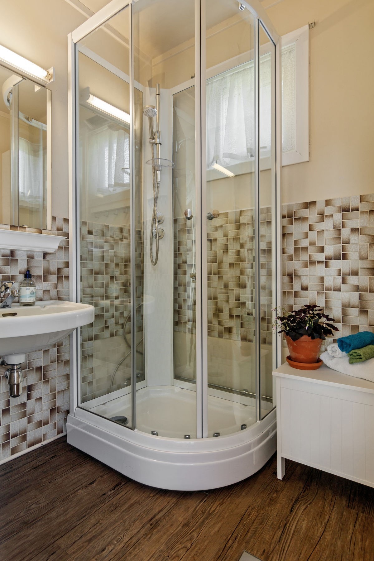 Bad med dusj i 2 etg Galleribilde