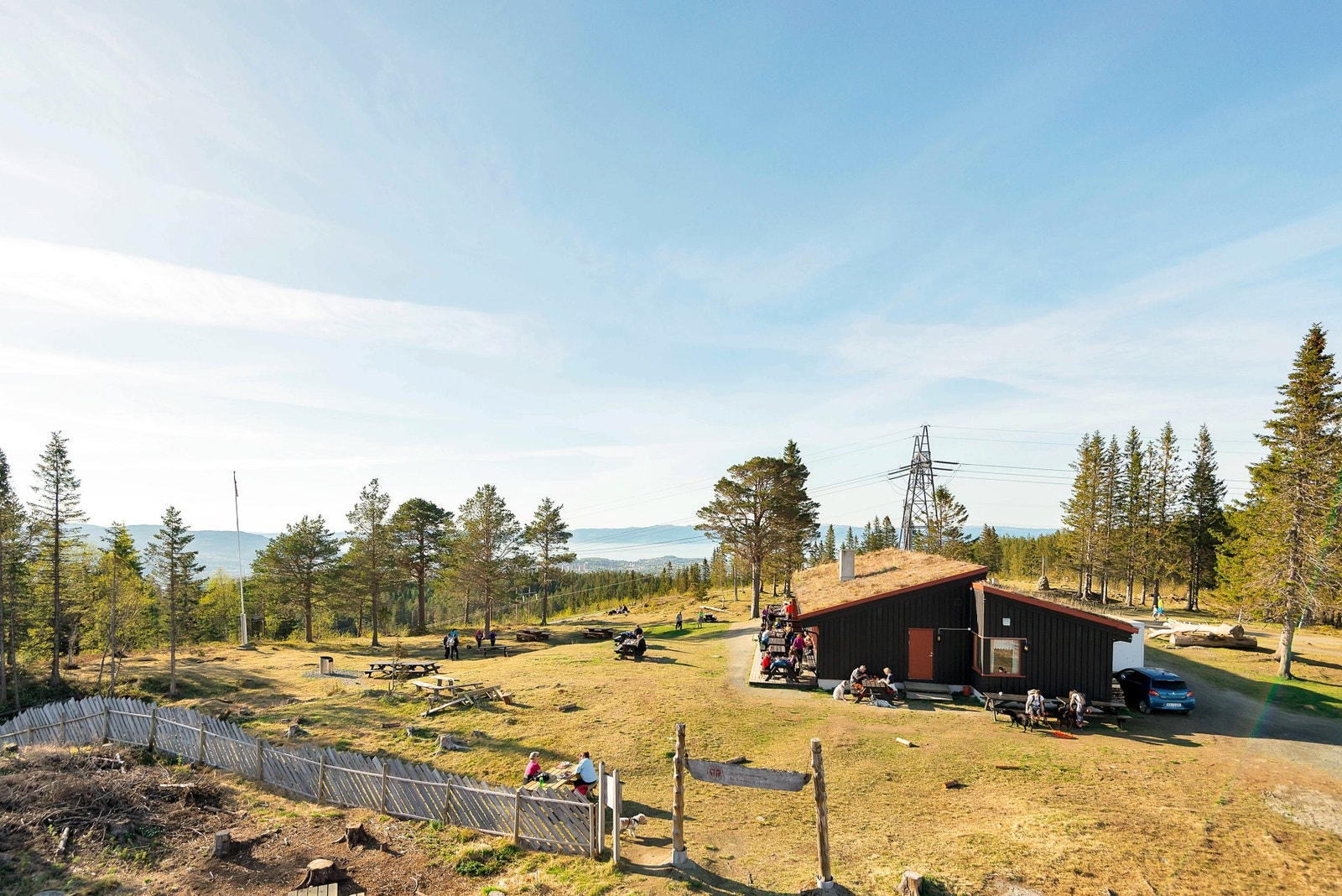 Estenstadmarka ligger bare noen minutter unna, og tilbyr flotte turområder og friluftsliv. Galleribilde