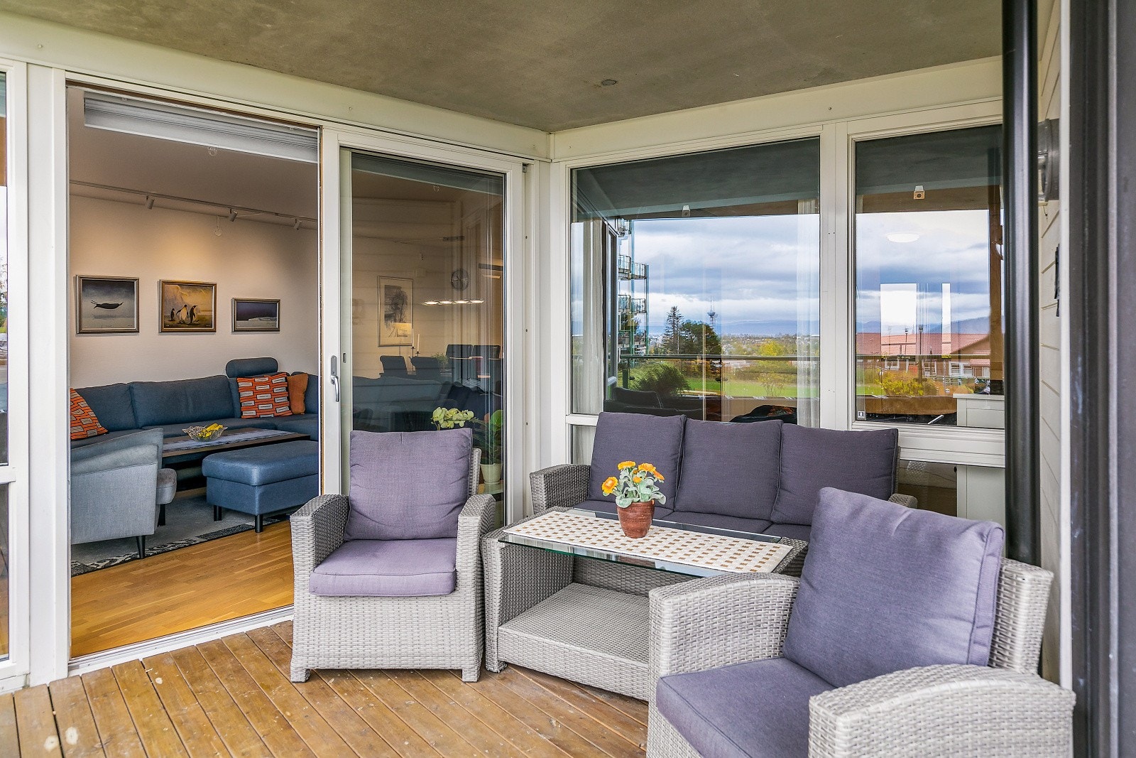 På balkongen har man god plass til utemøblement. Galleribilde