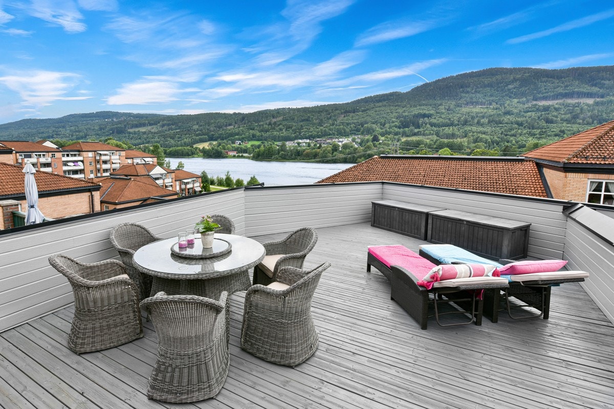 Terrasse. Galleribilde