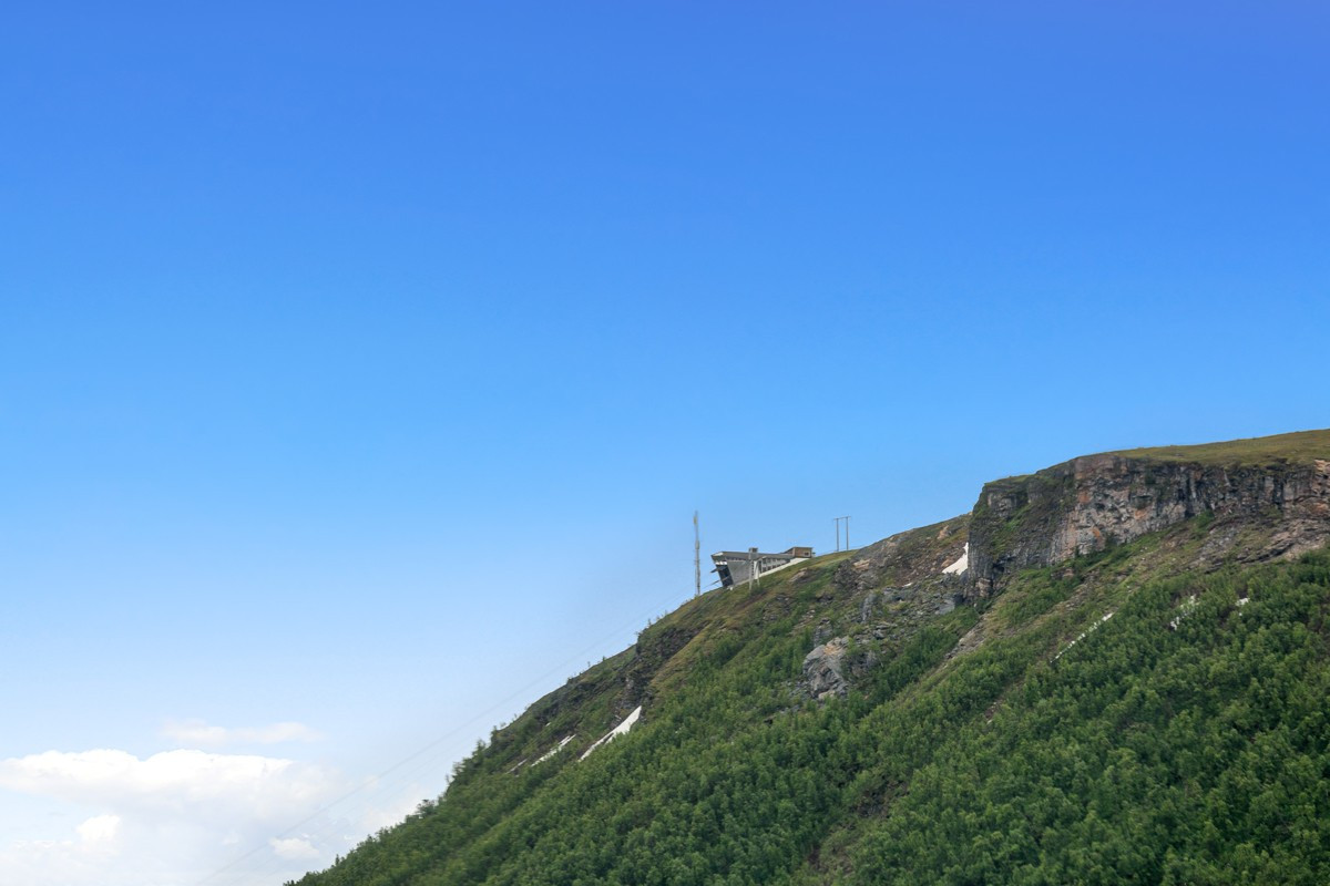 Utsikt til Fjellheisen fra leiligheten