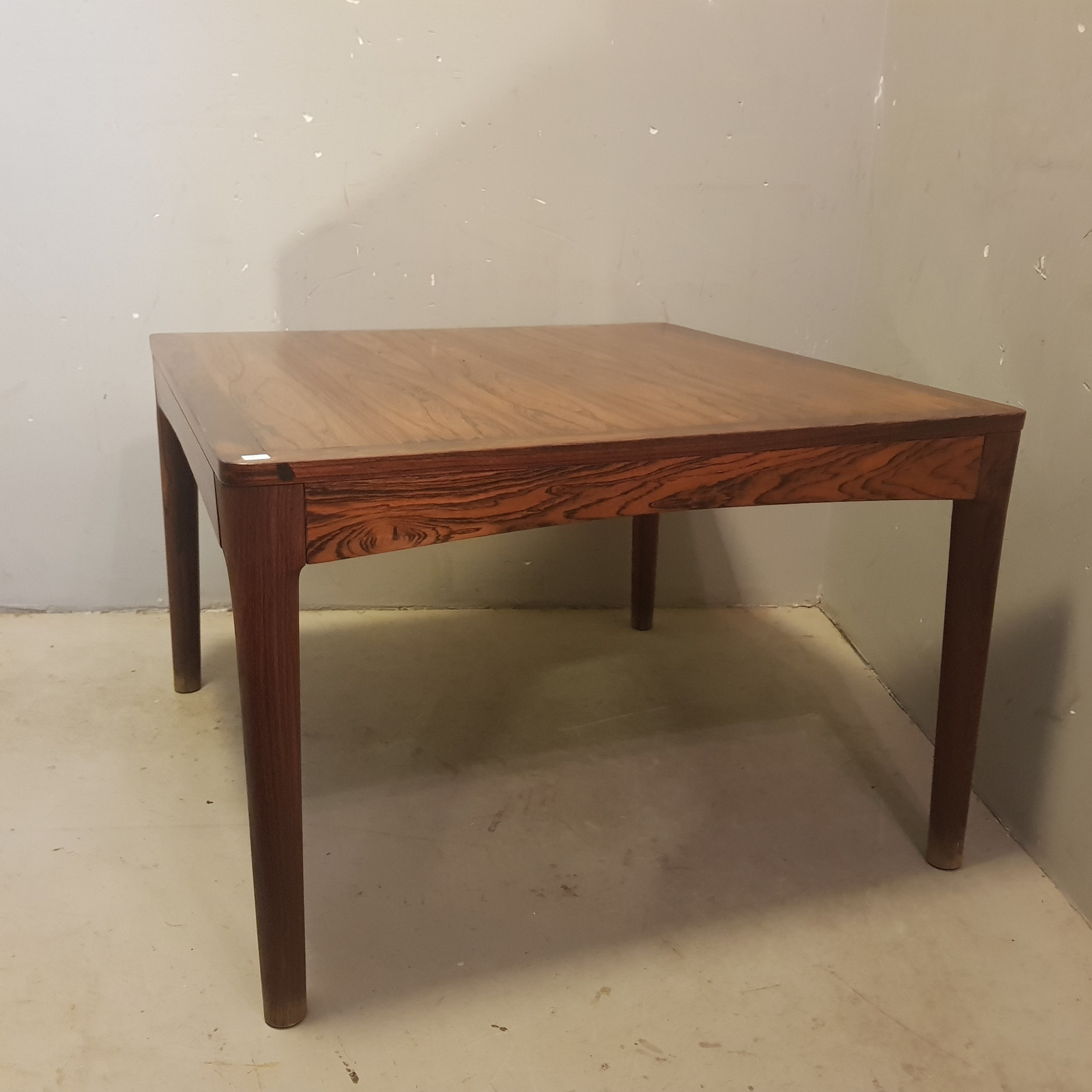 Torbjørn Afdal salonbord i palisander fra Bruksbo Bruksbo designbord fra Mellemstrands | FINN.no