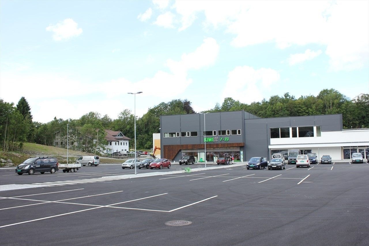 Kiwi og Geitanger Bygg holder til på "naboeiendommen" Galleribilde