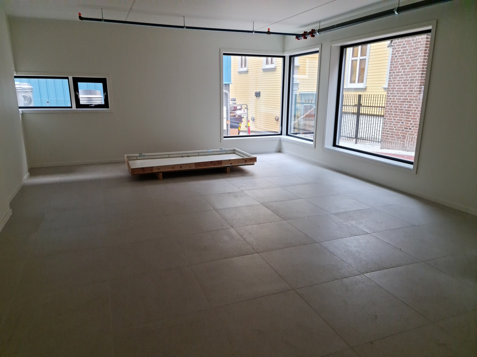 Storgata ca. 15 meter unna hjørnet på lokalet. Galleribilde