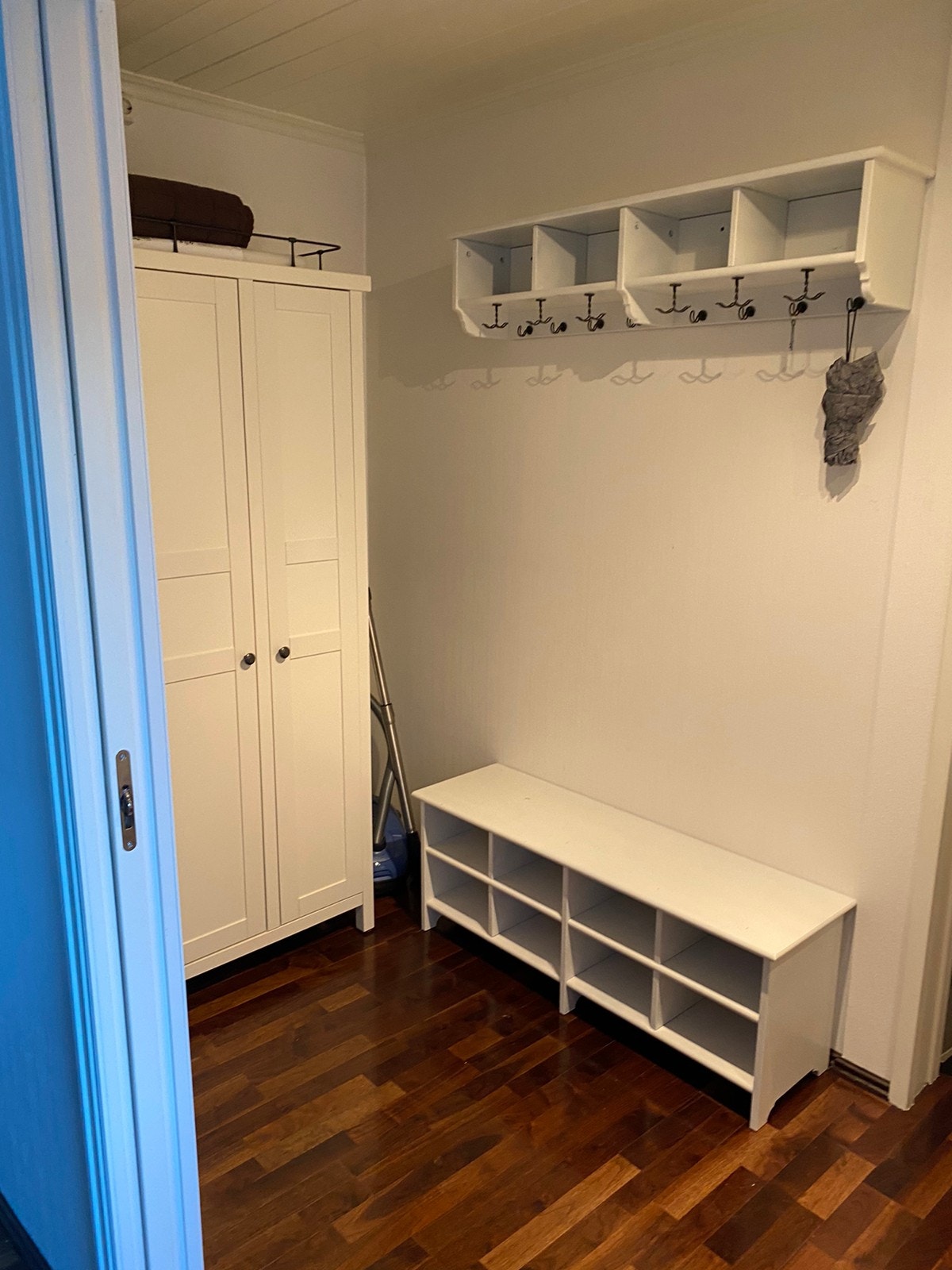 Garderobe Galleribilde