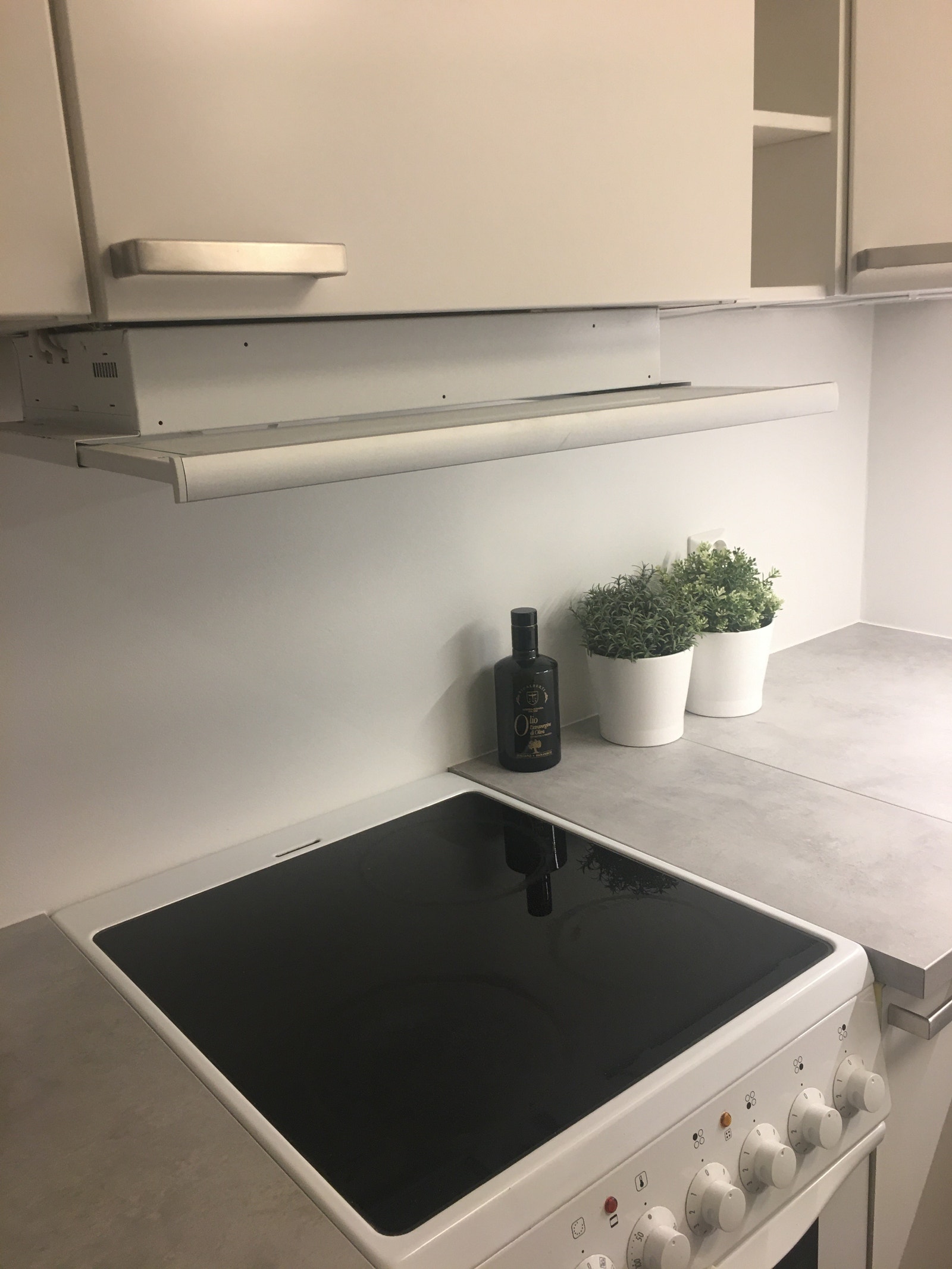 Kjøkkenvifte med nytt Flexit sentralavtrekk for god luft i leiligheten. Galleribilde