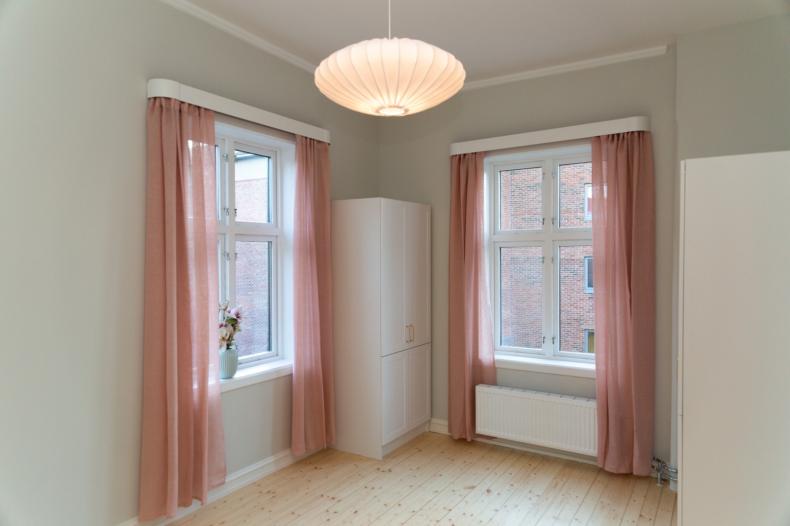 Soverom med skapplass Galleribilde