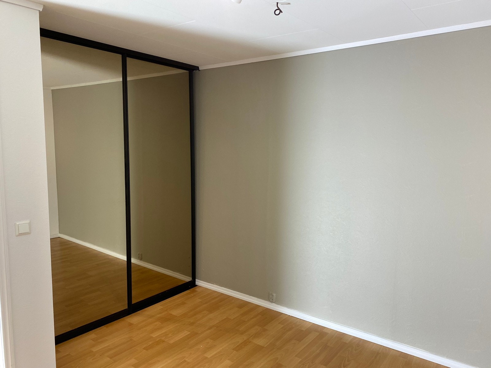 Garderobe sov 2 Galleribilde