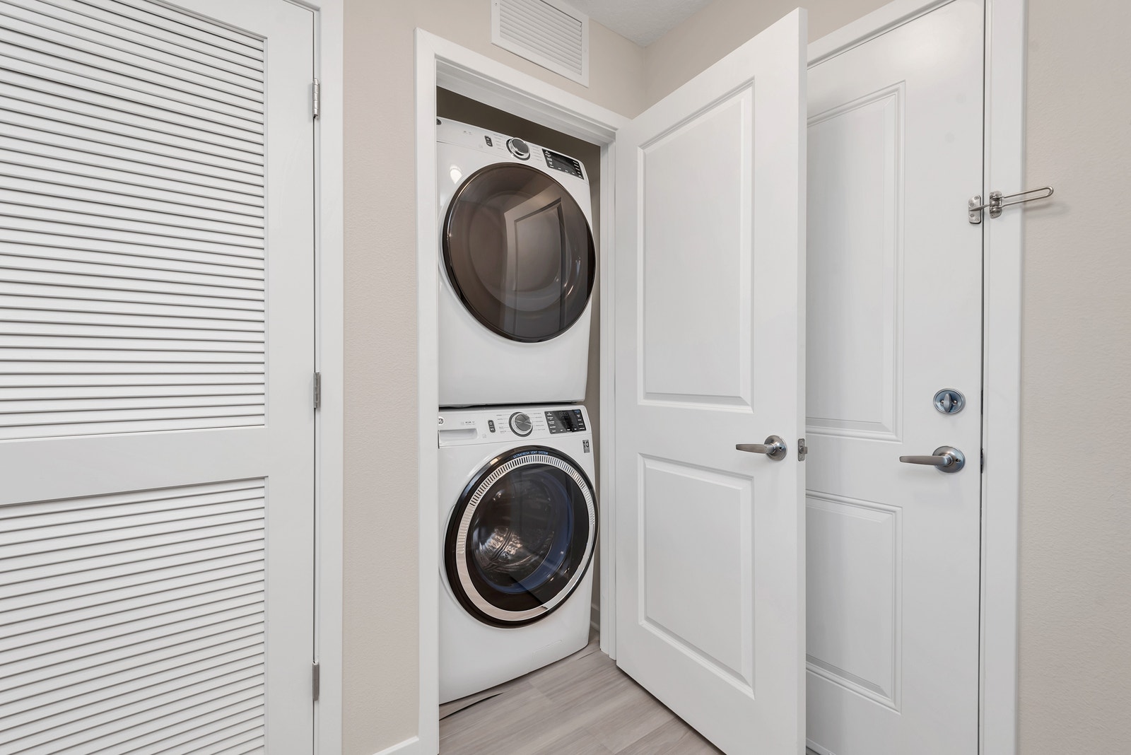 Vaskemaskin og tørketrommel Galleribilde