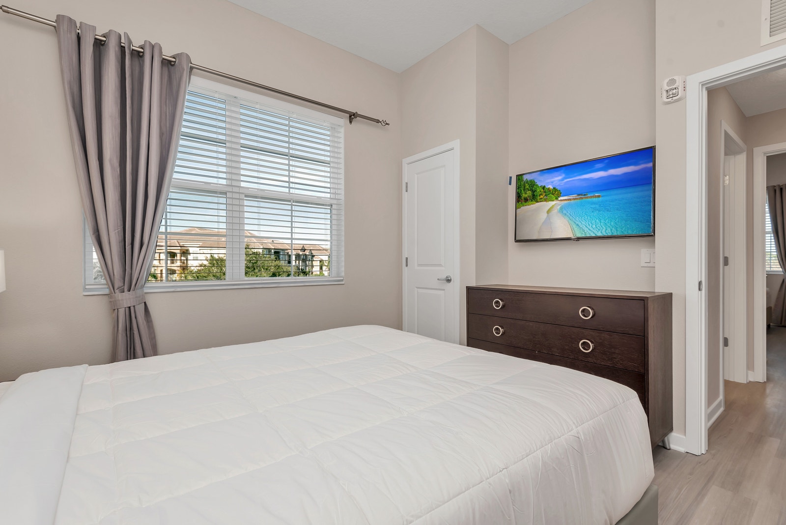 Soverom queen bed Galleribilde