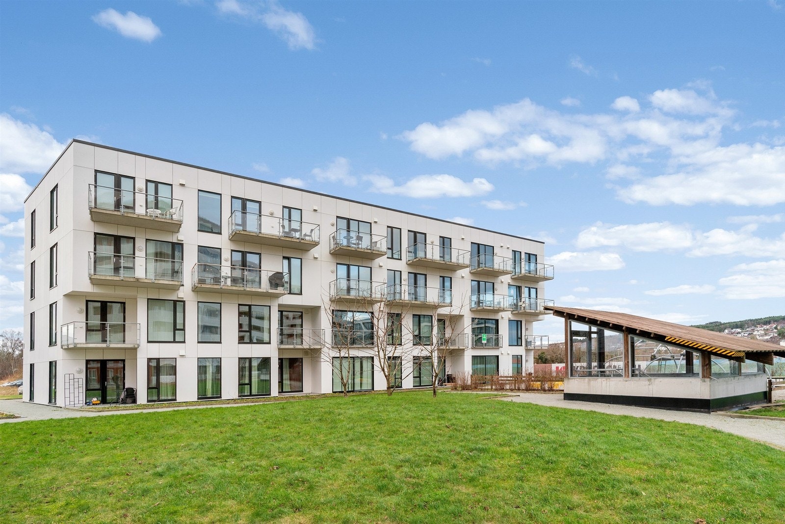 Fellesområde med kjekk lekeplass Galleribilde