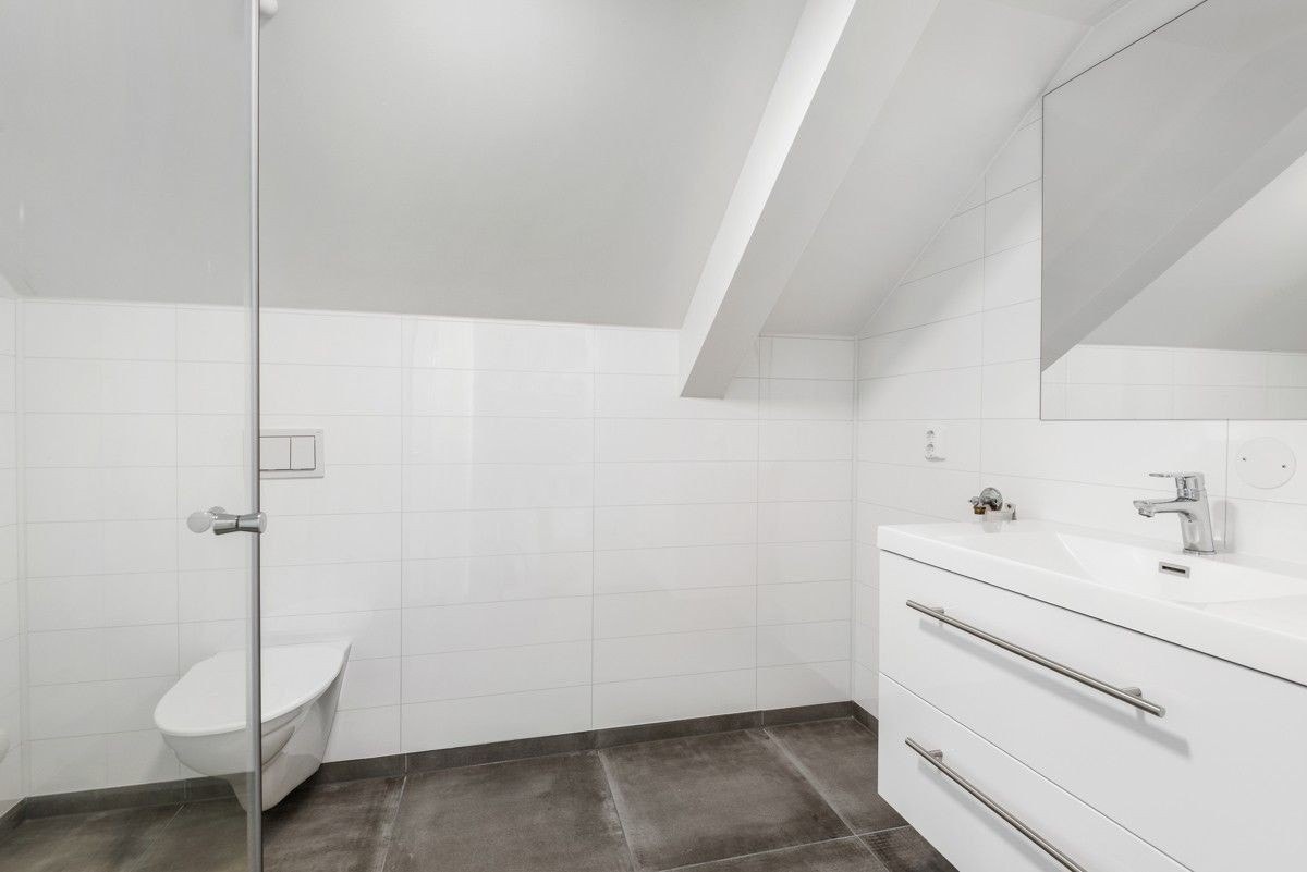 Bad oppe, her står det nå en vaskemaskin også Galleribilde
