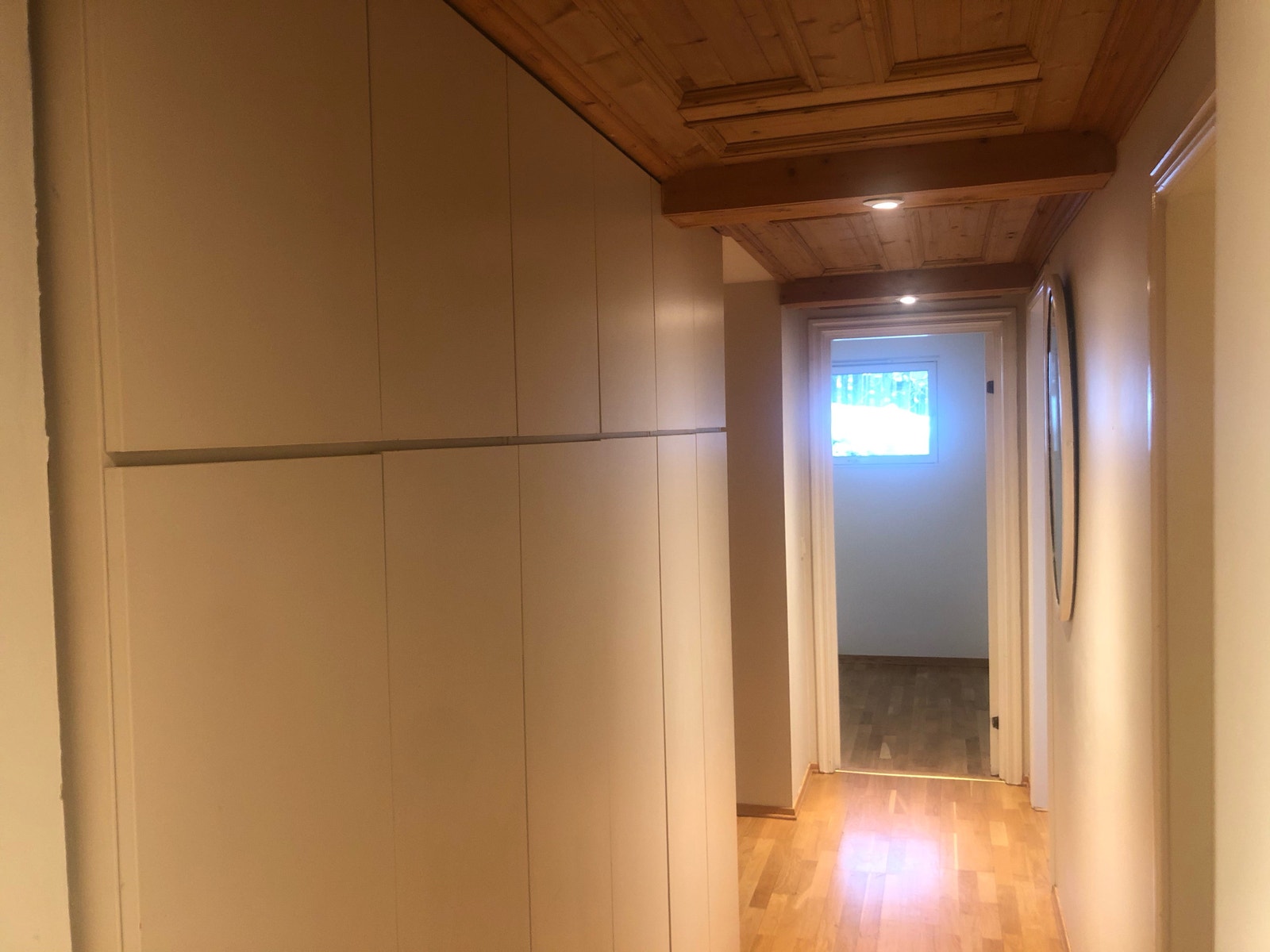 gang med masse skapplass Galleribilde