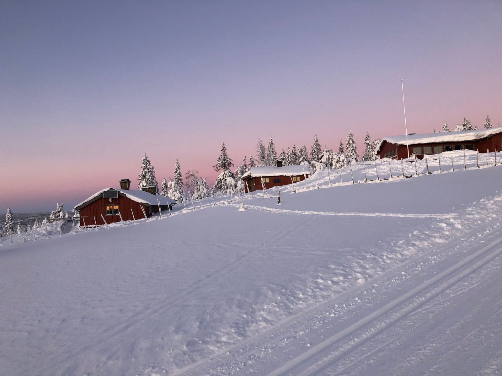 Flotte løyper til Målia serveringshytte, ca 5 km. anbefales ! Galleribilde