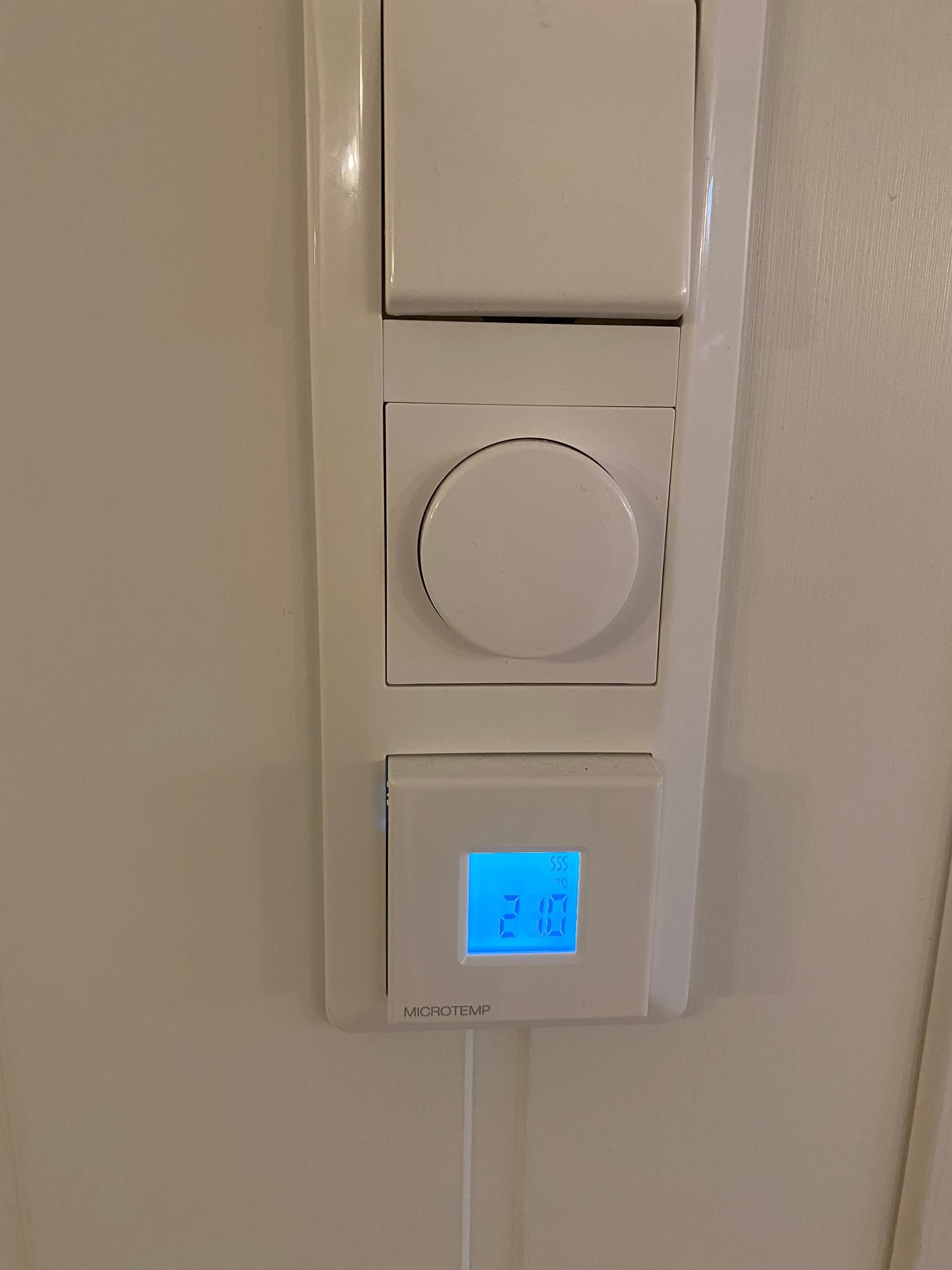 termostat i alle rom, varme på gulv i hele leiligheten. Galleribilde