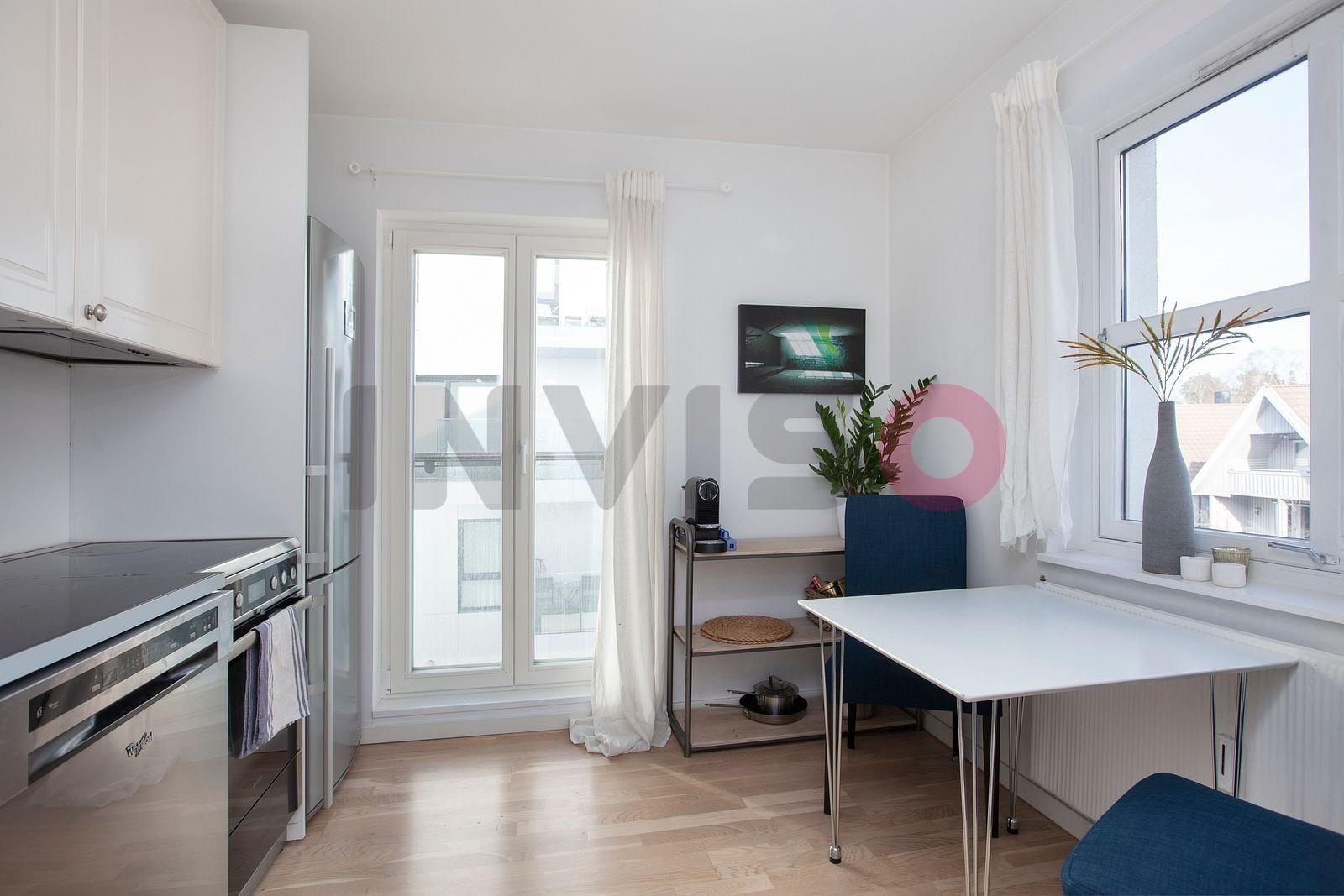 Plass til lite spisebord - Kjøkkenet Galleribilde