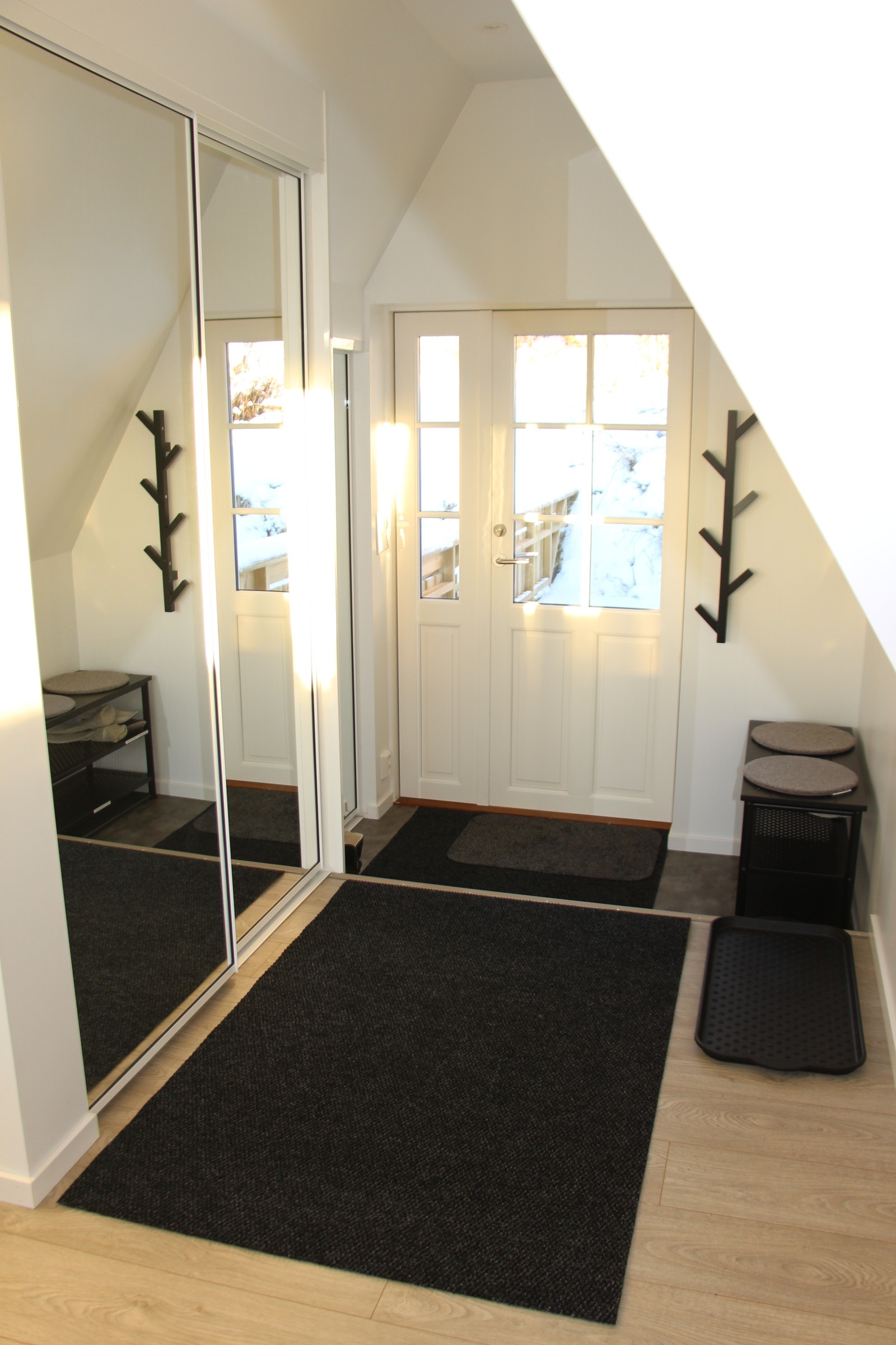 Garderobe med speildører Galleribilde