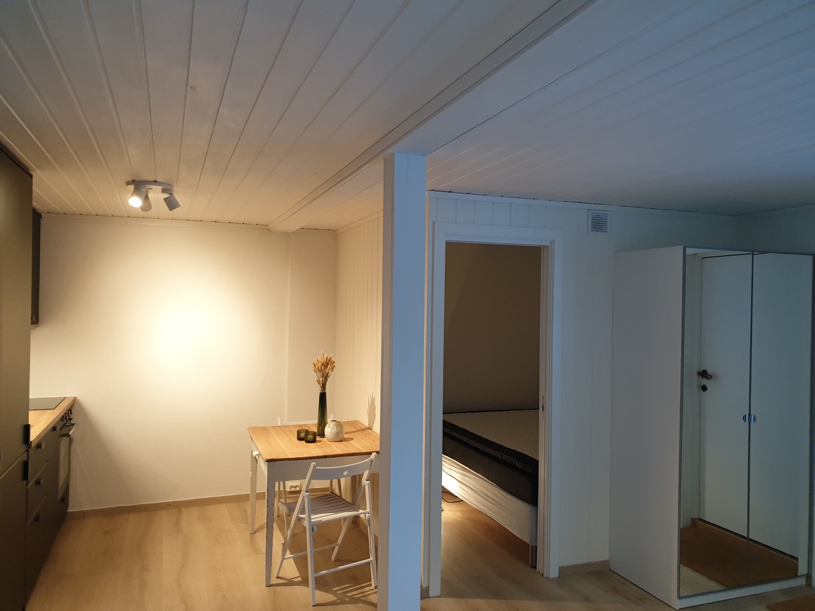 Skyvedør inn til soverom Galleribilde