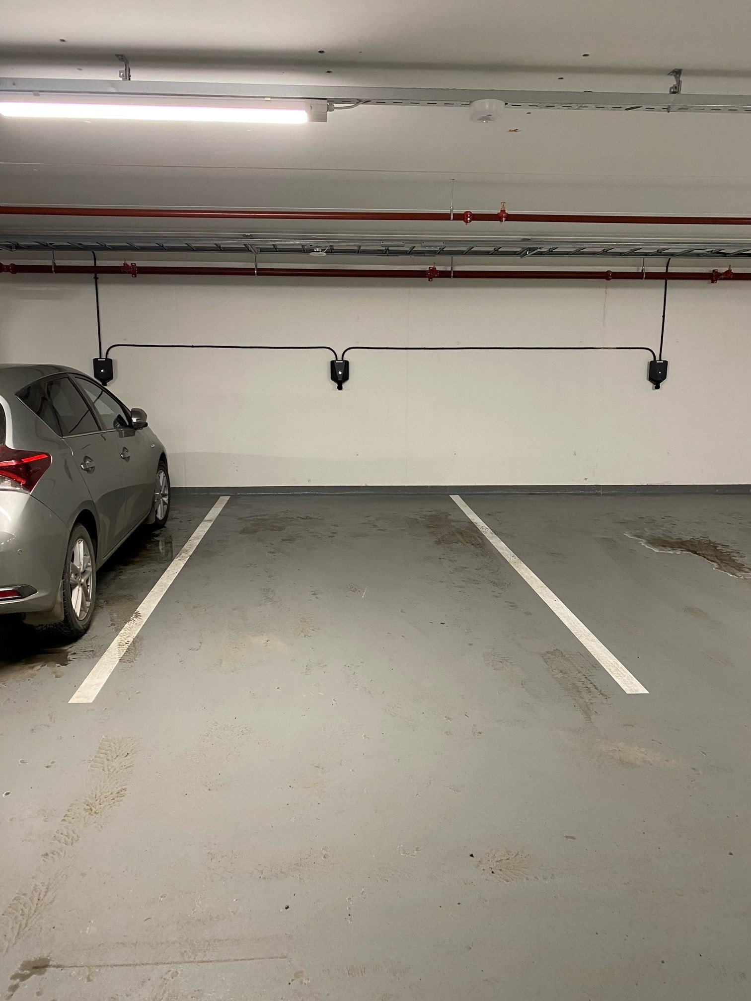 Parkering i kjeller Galleribilde