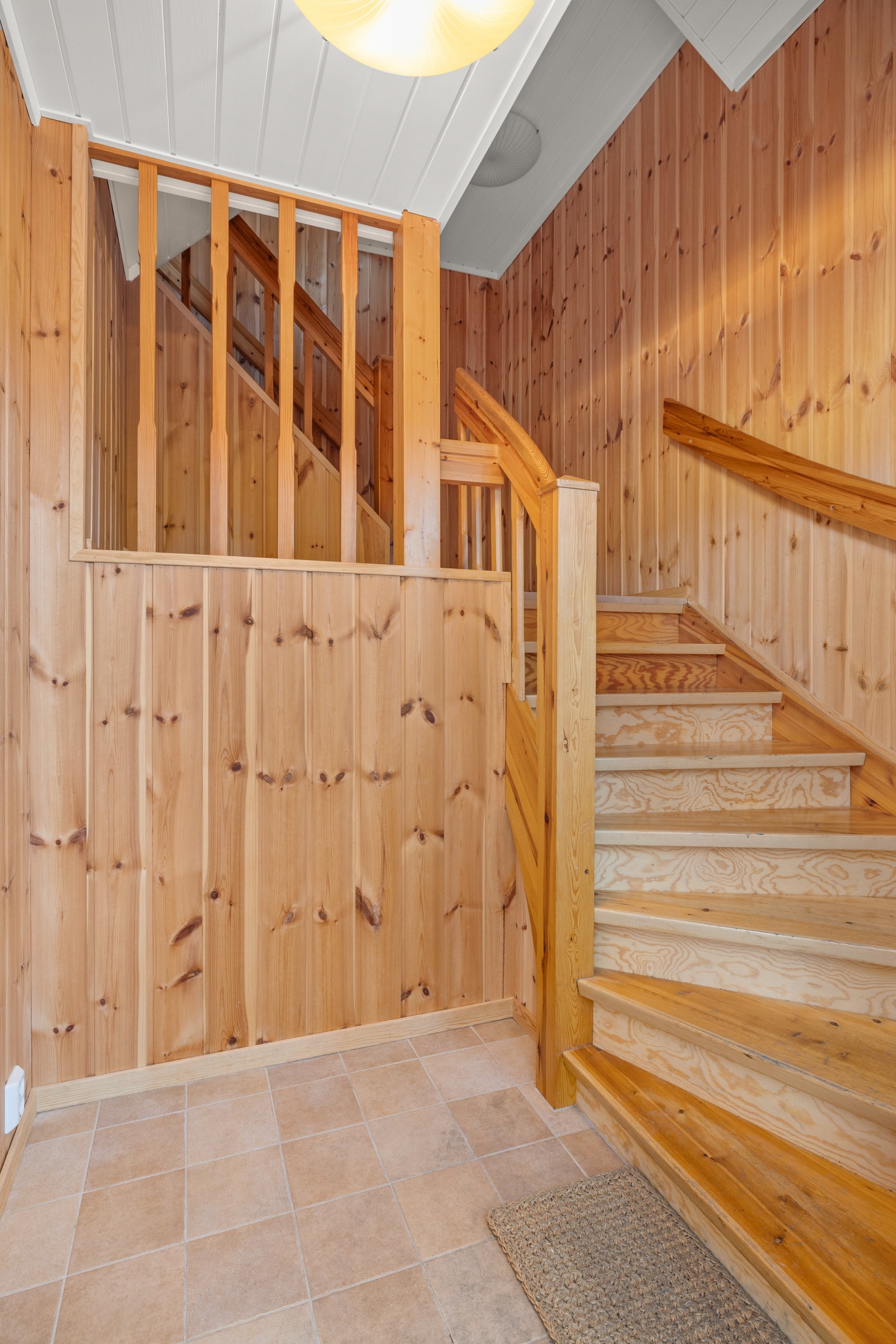 Inngang til leiligheten fra 1 etasje Galleribilde