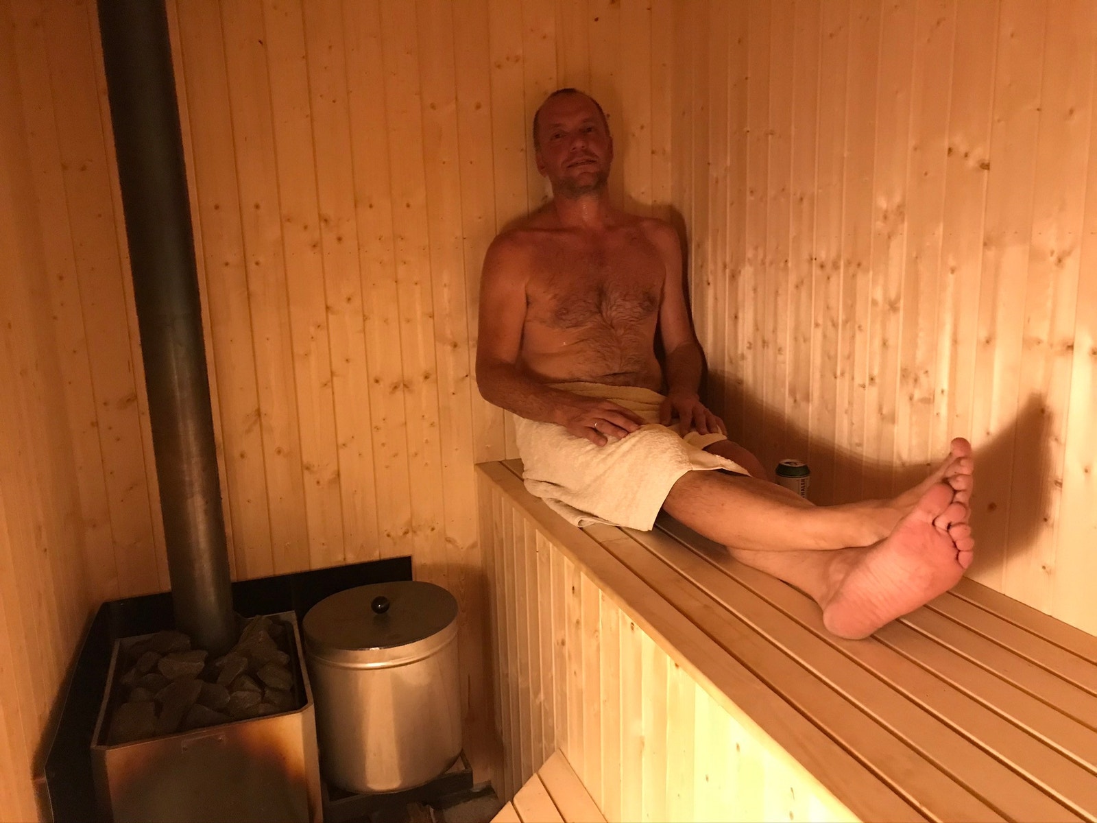 God plass til 4 personer i vedfyrt badstue Galleribilde